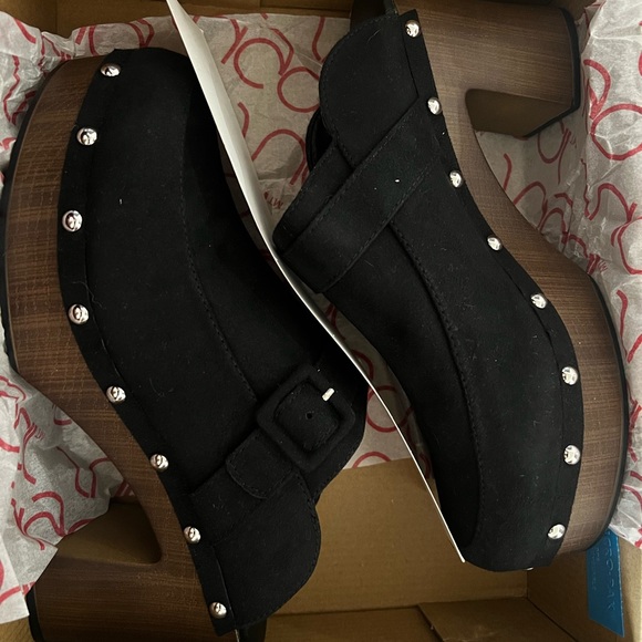 SUGAR - Brownies Studded Slip-On Clogs (Black) (9.5 Medium) - Picture 8 of 9